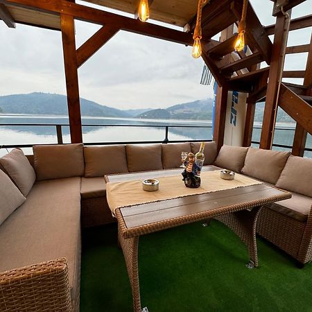 Holiday Bicaz Bungalows On The Lake Buitenkant foto