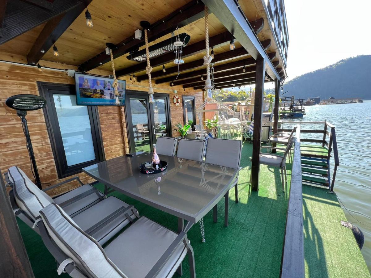 Holiday Bicaz Bungalows On The Lake Buitenkant foto