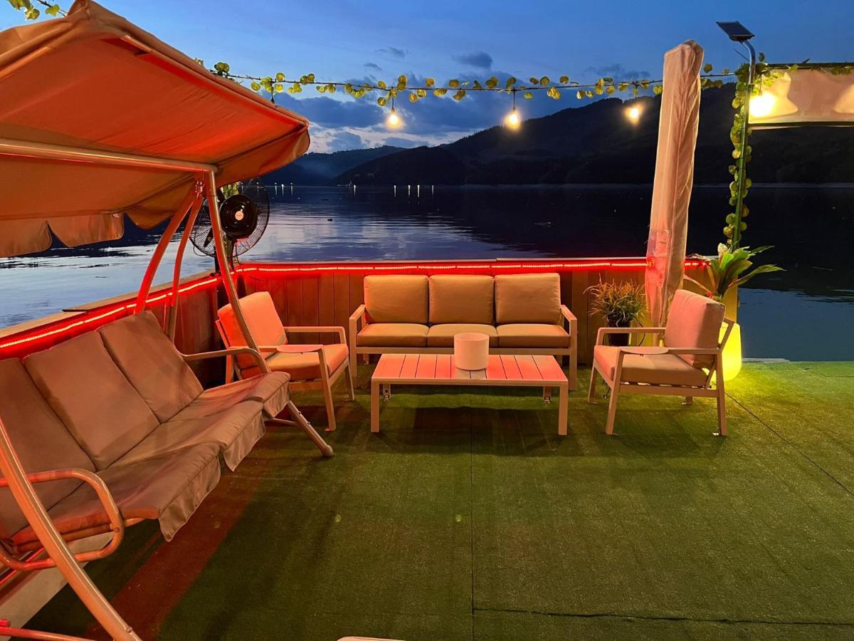 Holiday Bicaz Bungalows On The Lake Buitenkant foto