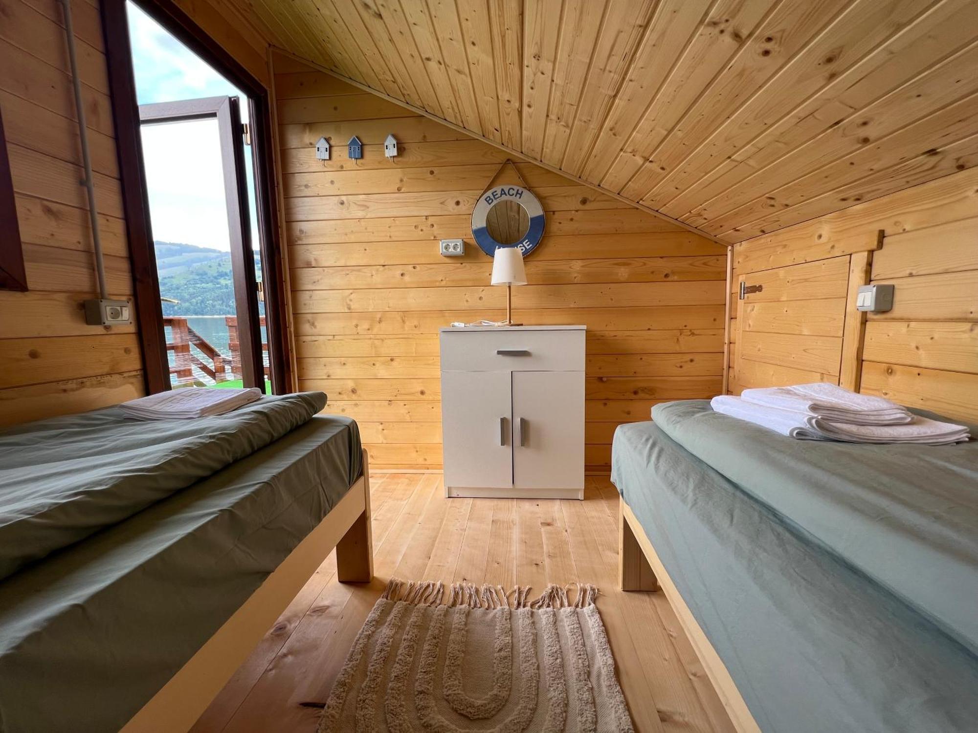 Holiday Bicaz Bungalows On The Lake Buitenkant foto