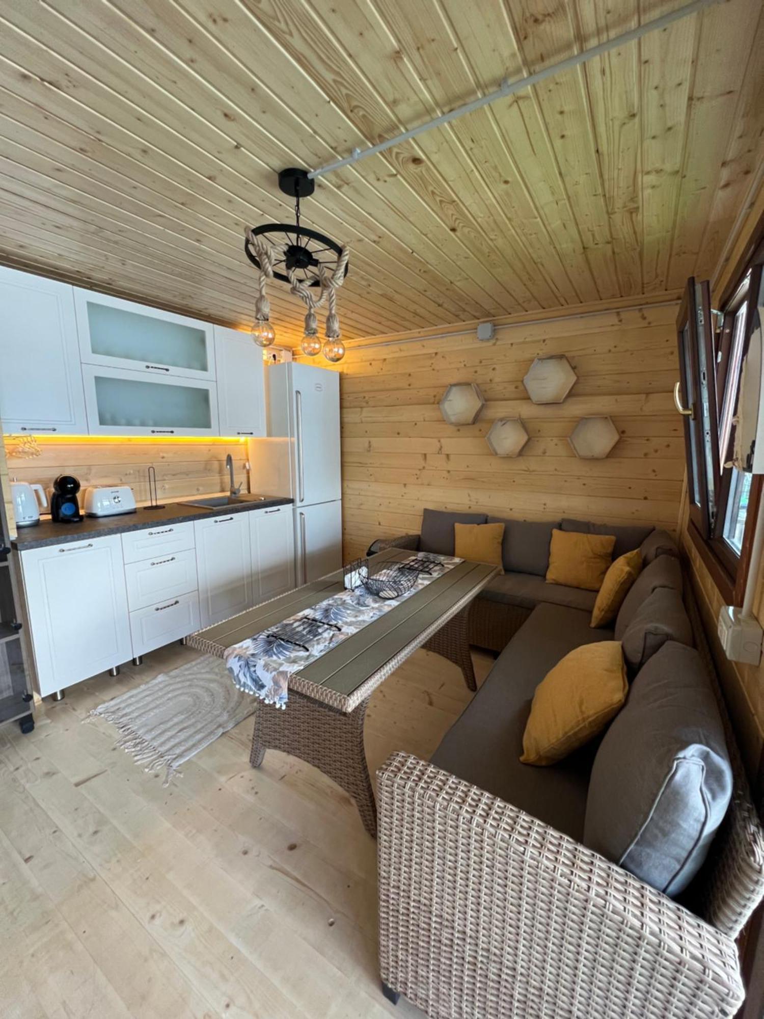 Holiday Bicaz Bungalows On The Lake Buitenkant foto