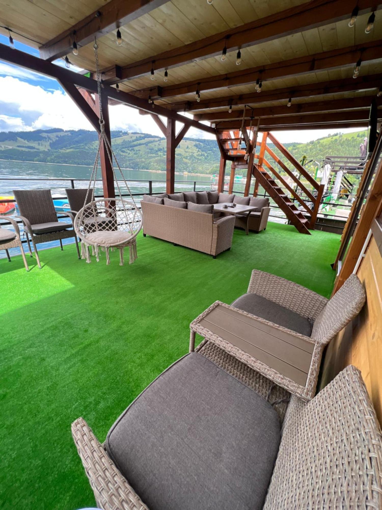 Holiday Bicaz Bungalows On The Lake Buitenkant foto