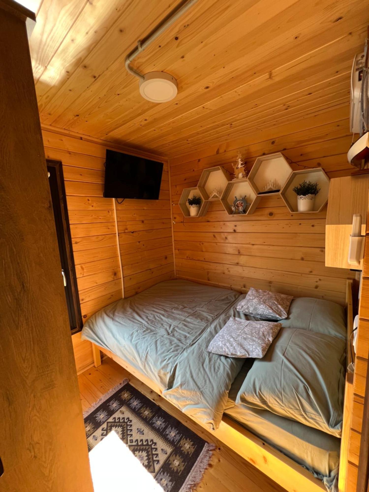 Holiday Bicaz Bungalows On The Lake Buitenkant foto
