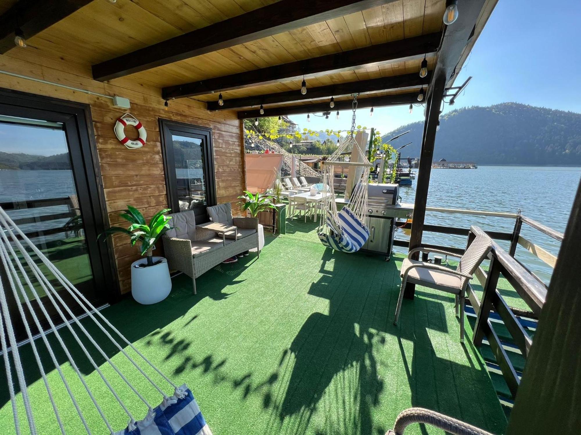 Holiday Bicaz Bungalows On The Lake Buitenkant foto