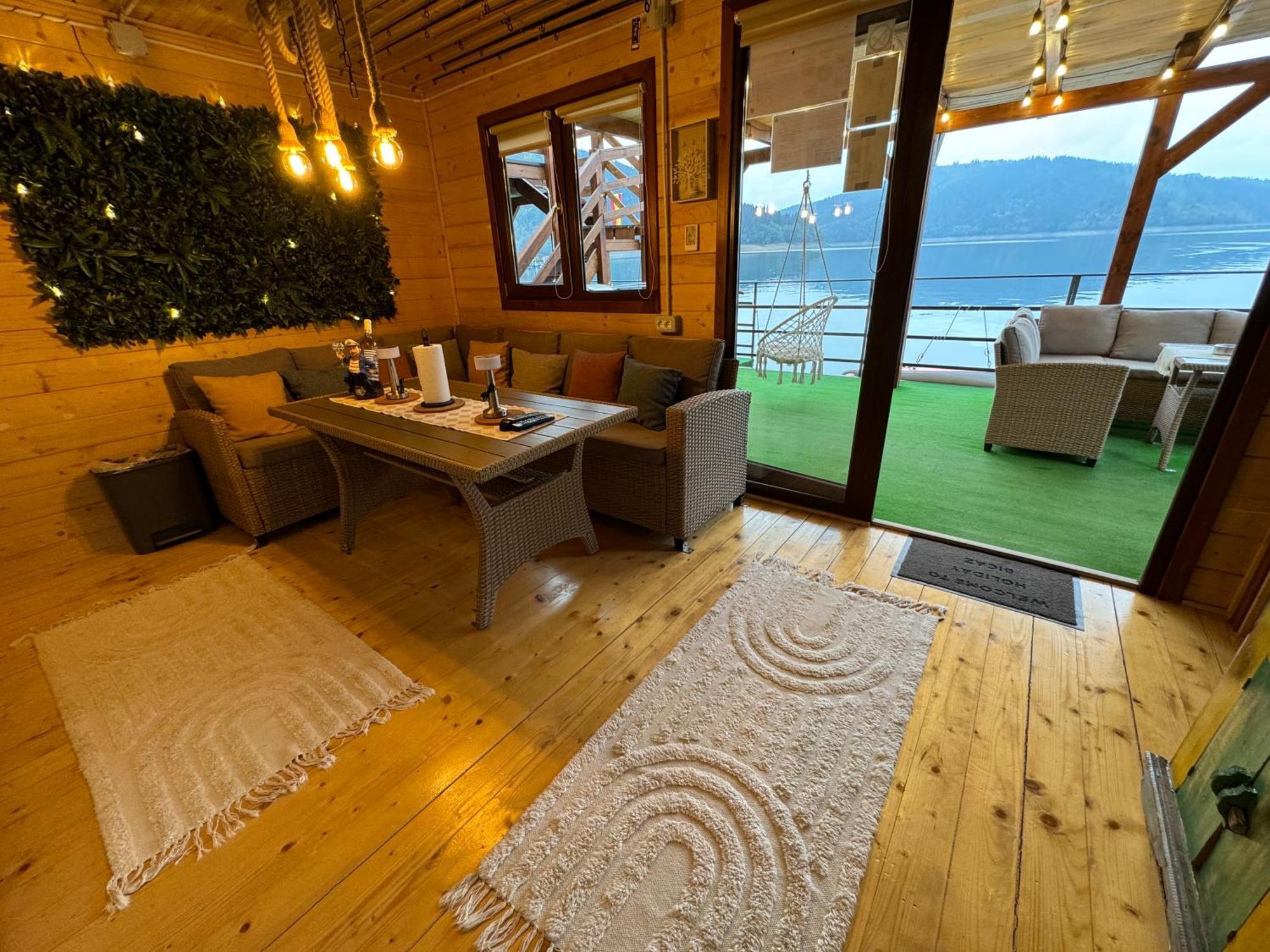 Holiday Bicaz Bungalows On The Lake Buitenkant foto