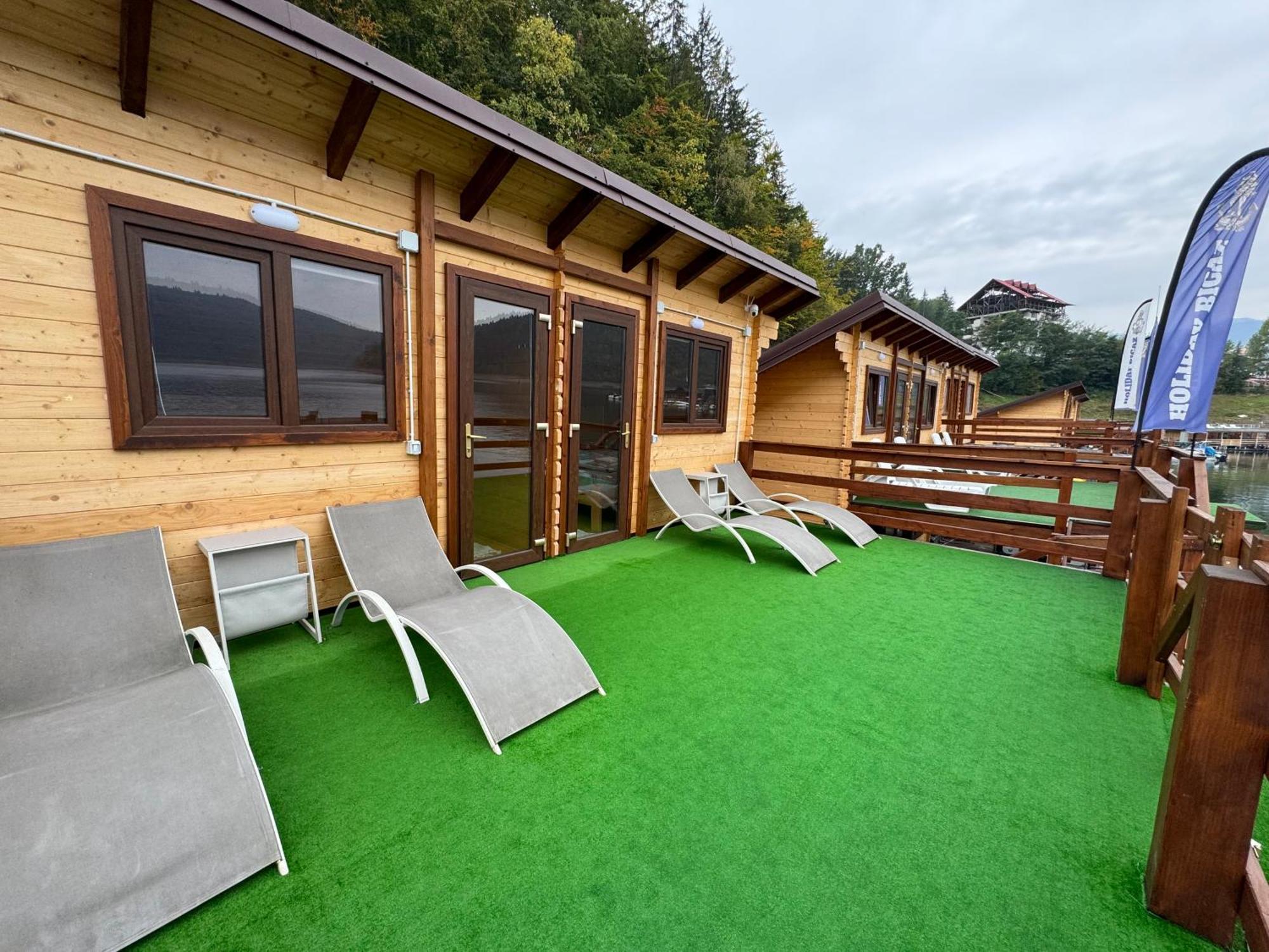 Holiday Bicaz Bungalows On The Lake Buitenkant foto