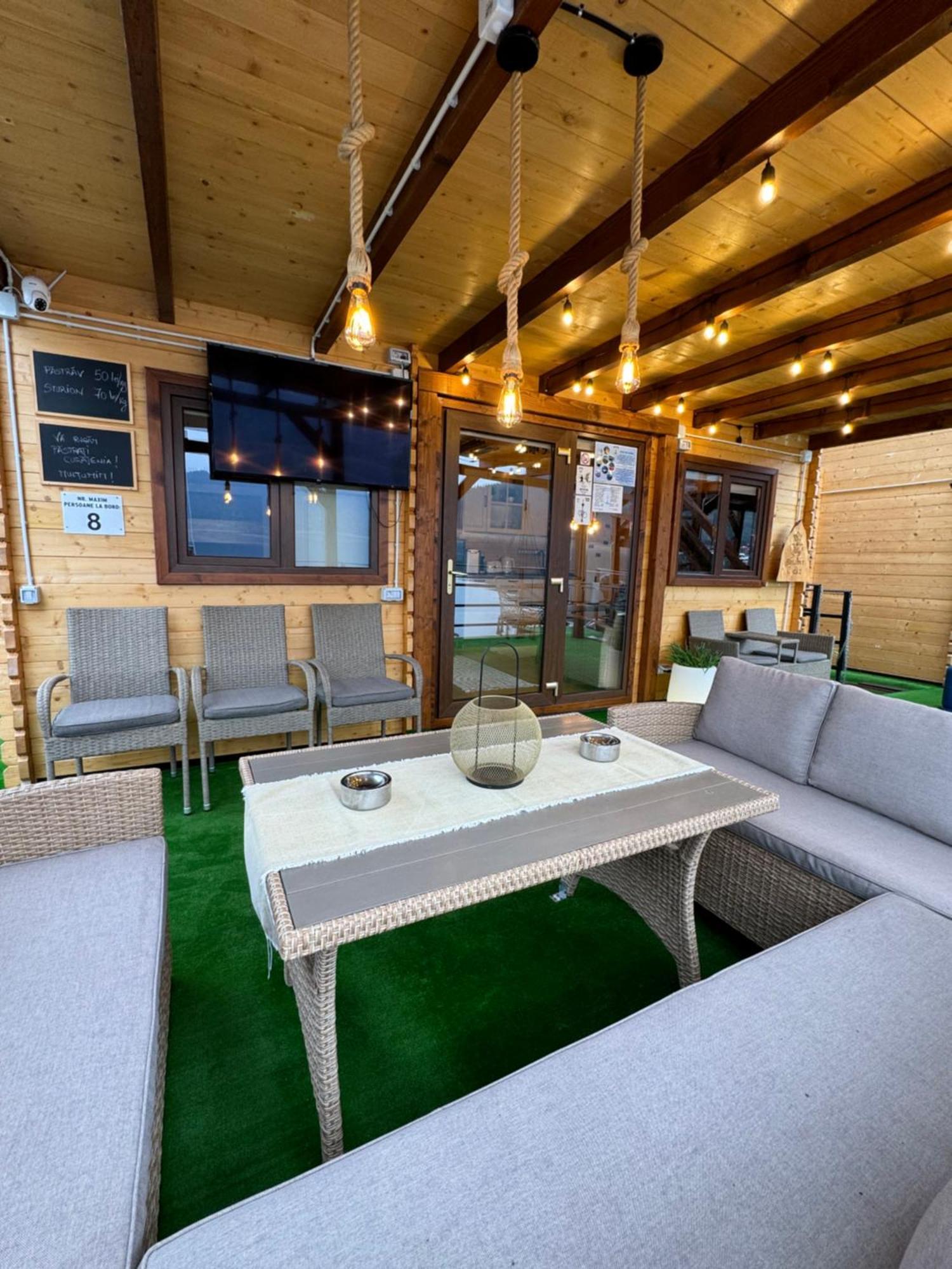 Holiday Bicaz Bungalows On The Lake Buitenkant foto